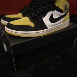 Jordan Yellow Toe 1s Size 10.5