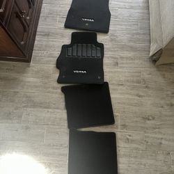 2019-2024 Nissan Versa Floor Mats 