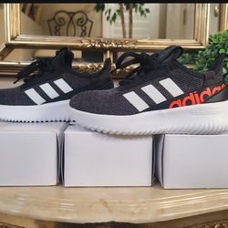 Boy's ADIDAS CLOUDFOAM Size 13