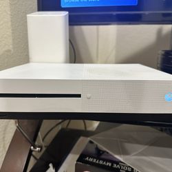Xbox One S (W/ HDMI, Power Cord, and Controller)