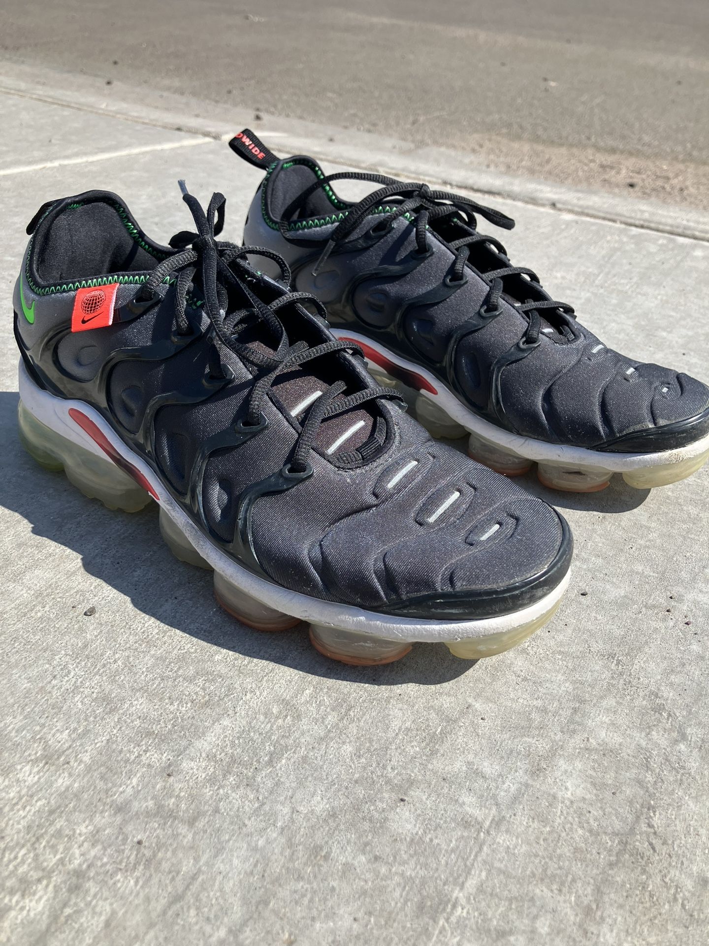 Nike Air Vapormax Plus Worldwide Black.