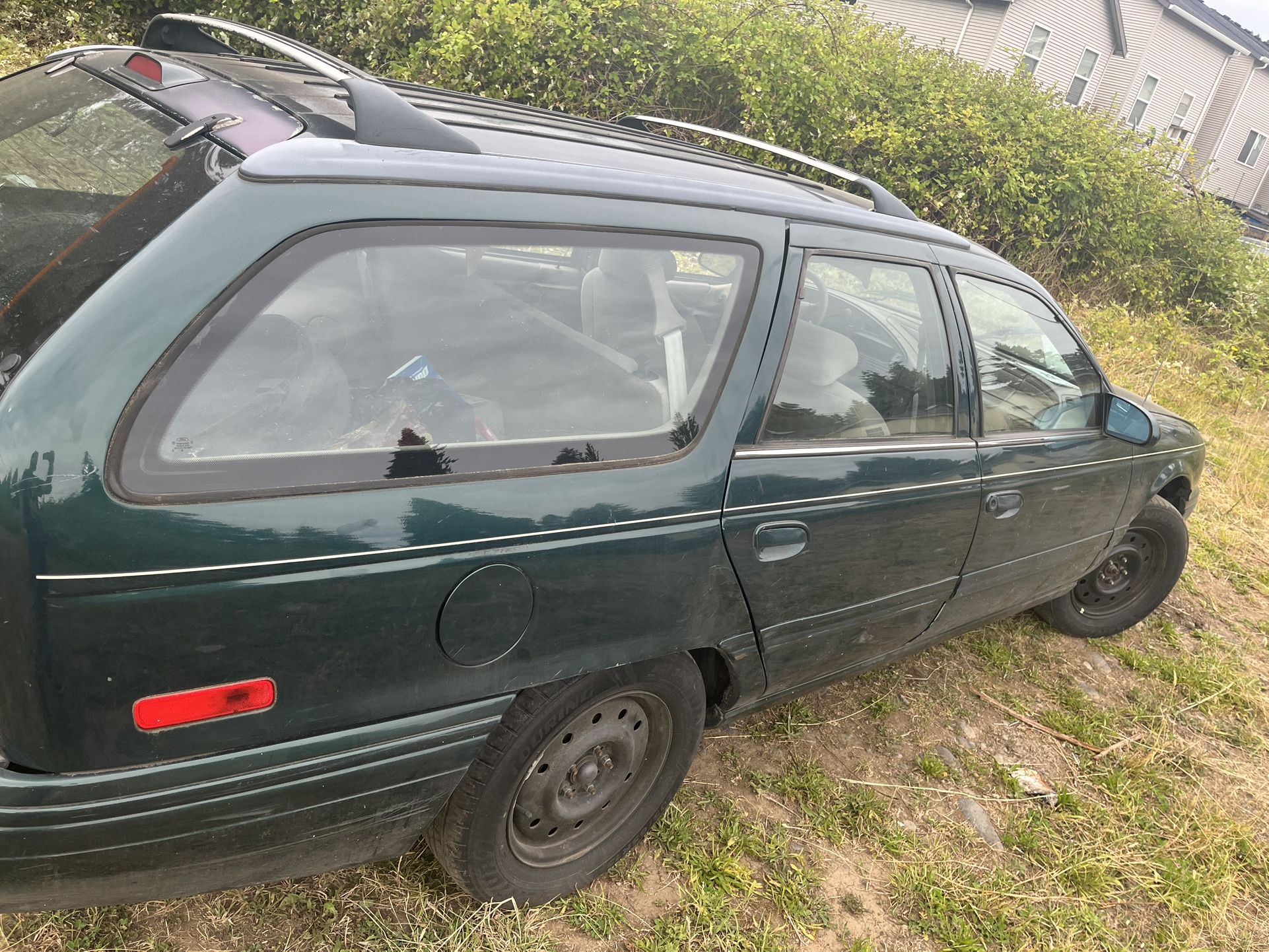 Ford Taraues