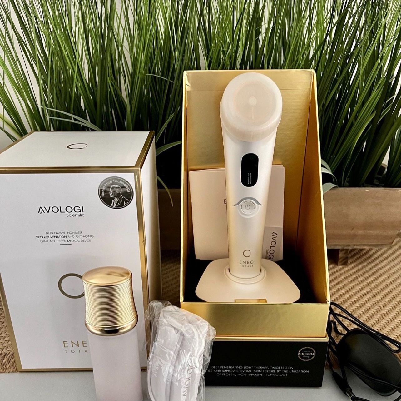 Avologi Eneo Totale Facial - Smooth, Radiant, Improved Texture
