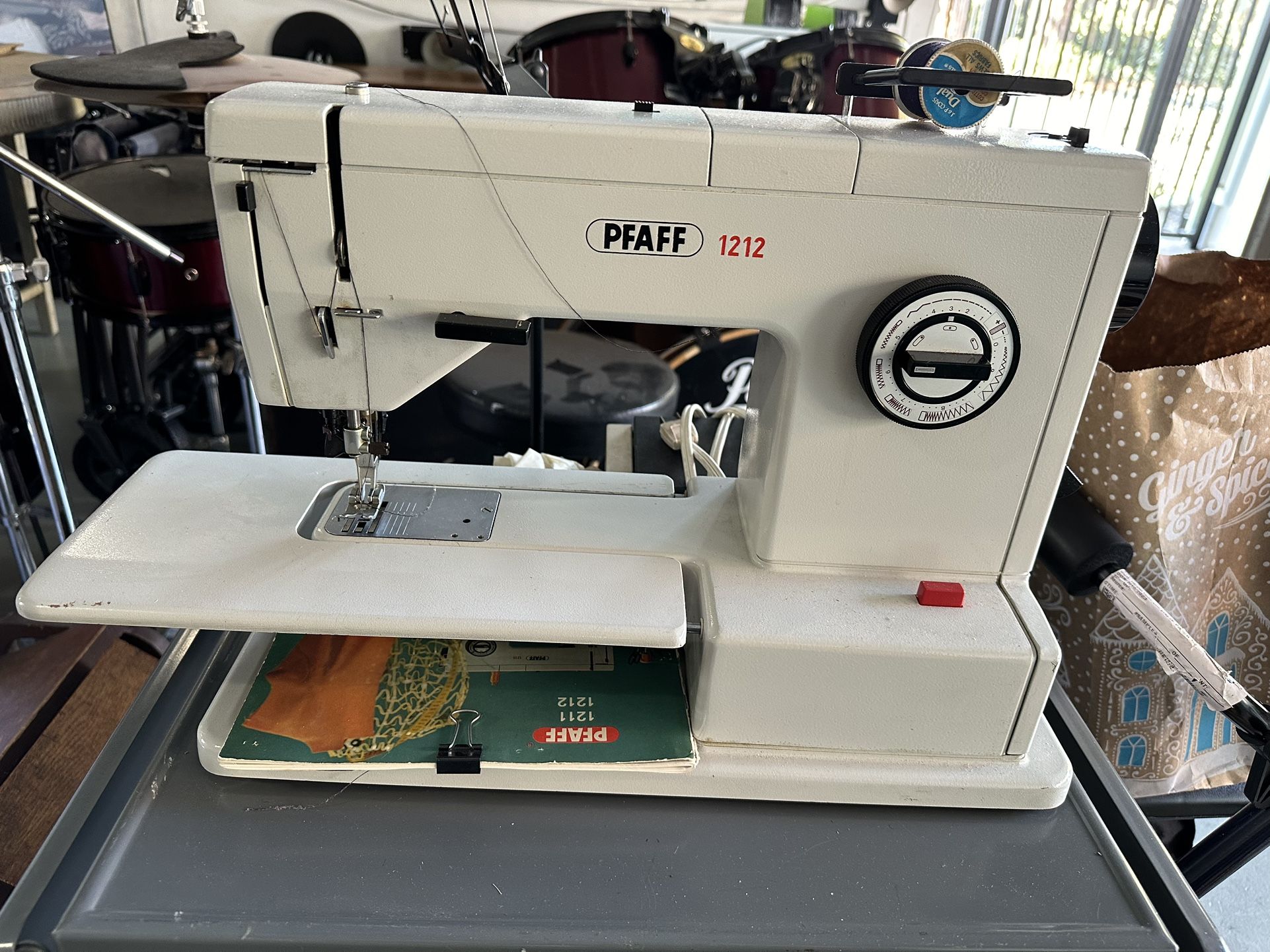 PFAFF 1212 Sewing Machine Made in Germany
