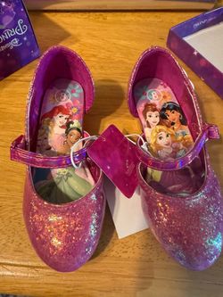 Disney Princess Girls Shoes – Size 8 – NEW with Tags! ✨