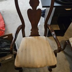 6 Dining room Chairs. 