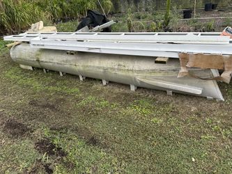2008 Pontoon boat