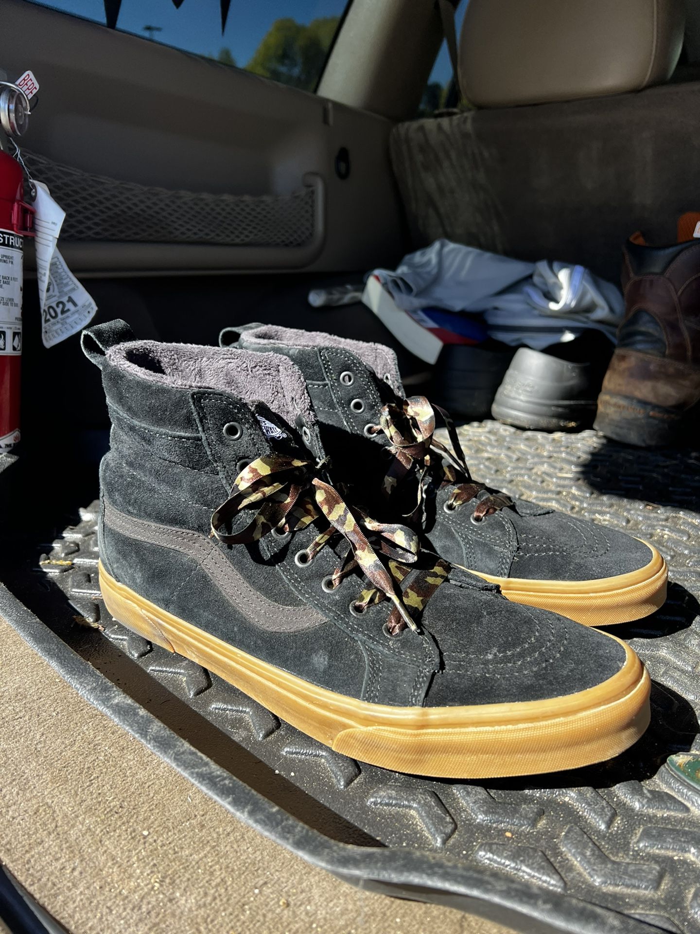 Vans Sk8-Hi MTE Black And gum
