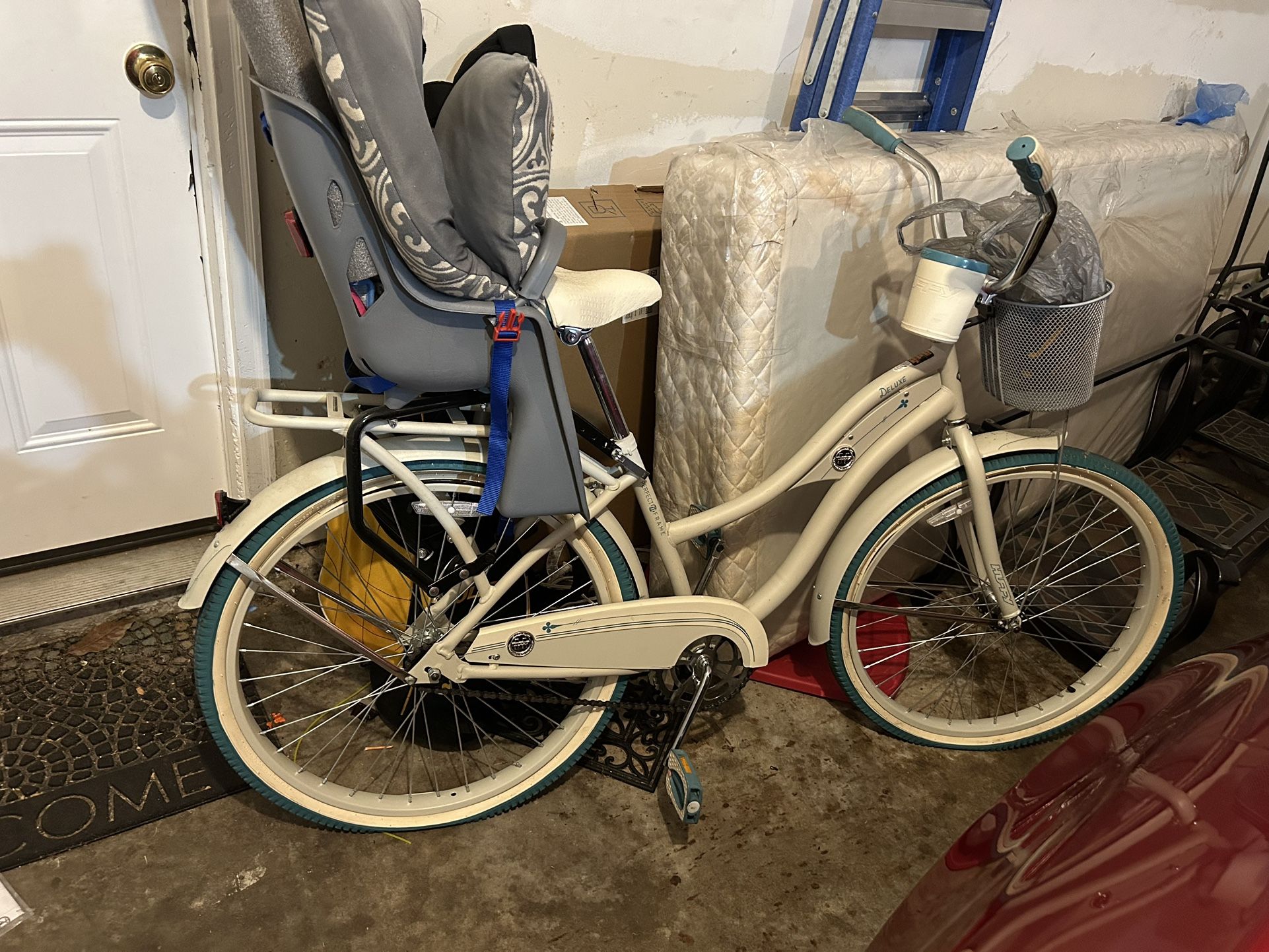 Huffy Deluxe Beach Cruiser