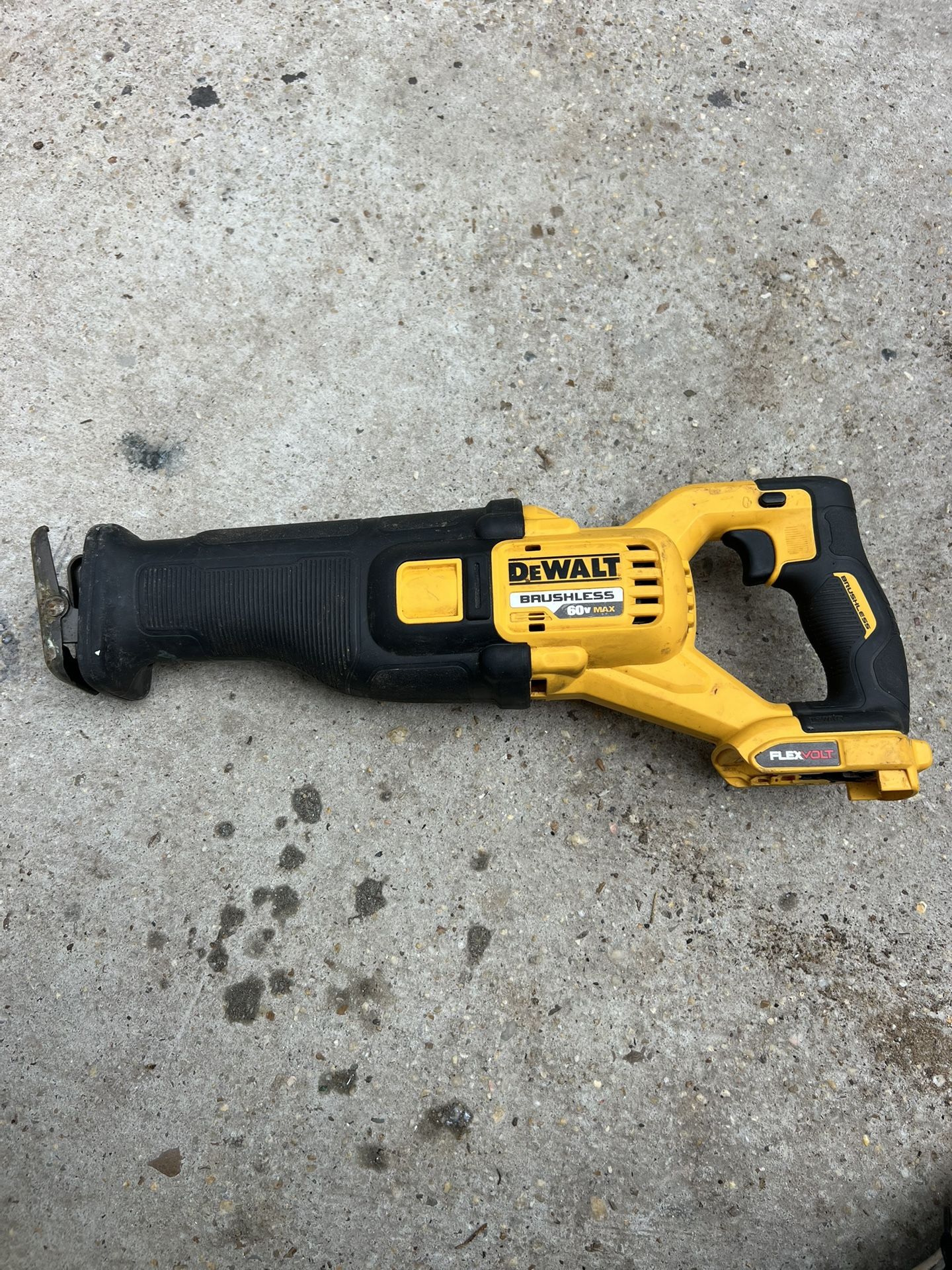 DEWALT FLEXVOLT 60V MAX* Cordless Reciprocating Saw, Tool Only (DCS388)