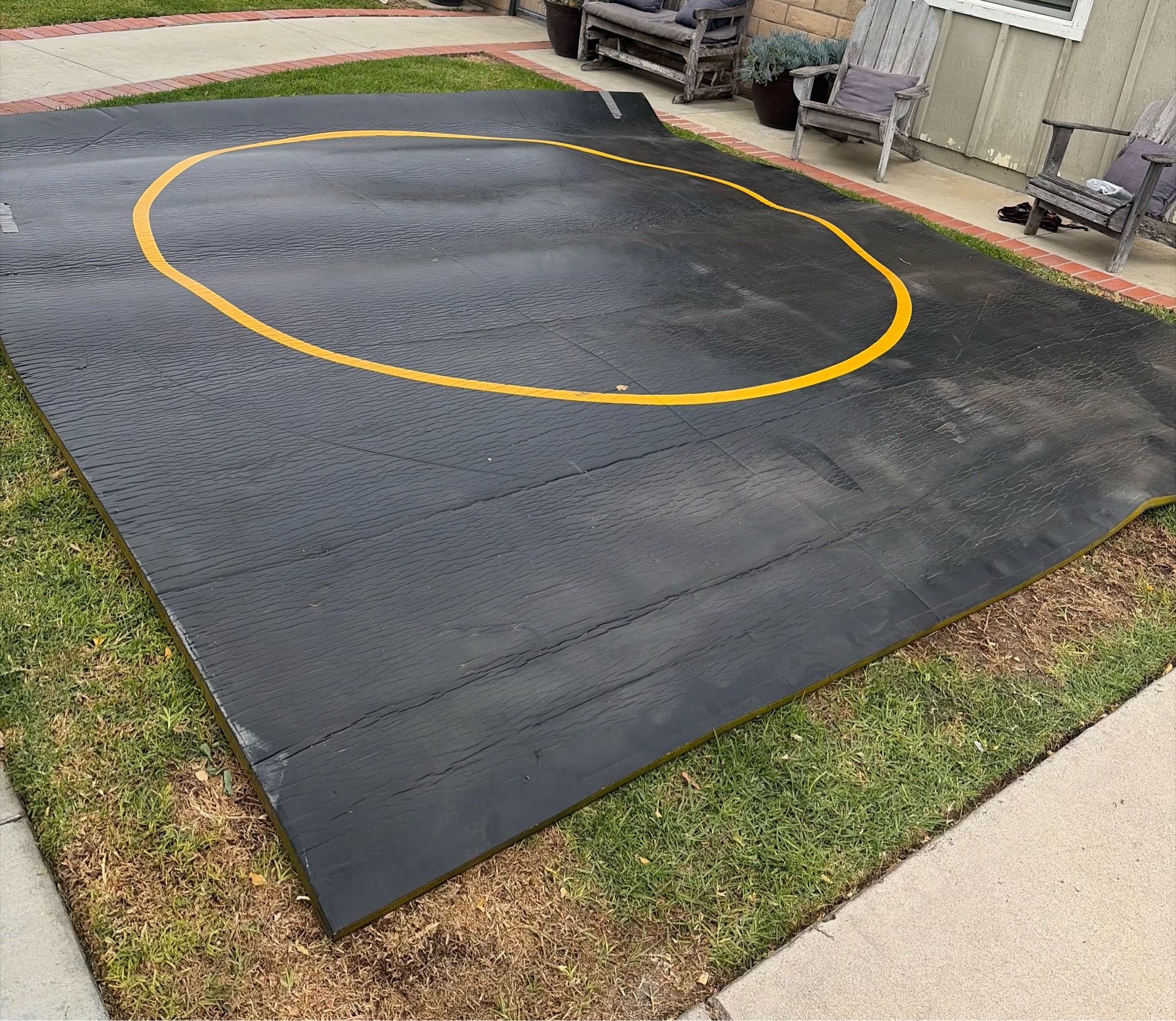 Wrestling mat