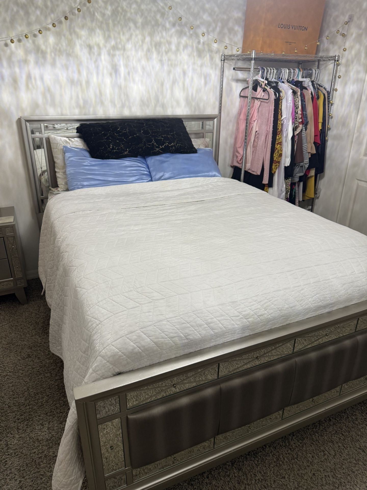 Queen Size bed Silver with mirror headboard