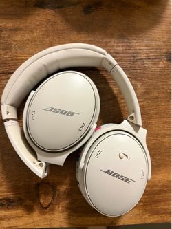 Bose quite comfort noise canceling headphones