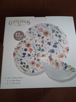 New 12 piece dinner ware set