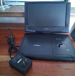 Insignia 10-in Portable Swivel DVD Player With Remote