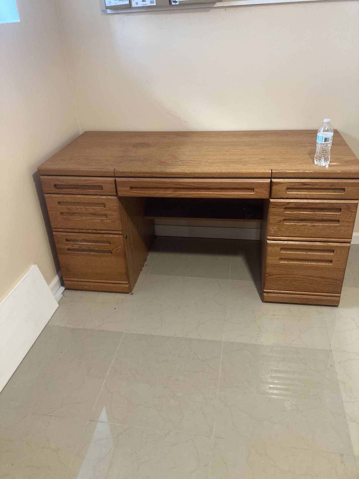 Free Desk