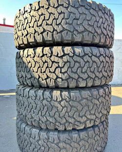 245/65/17 Bfgoodrich Selling a set of 4 tires in excellent condition 🫡