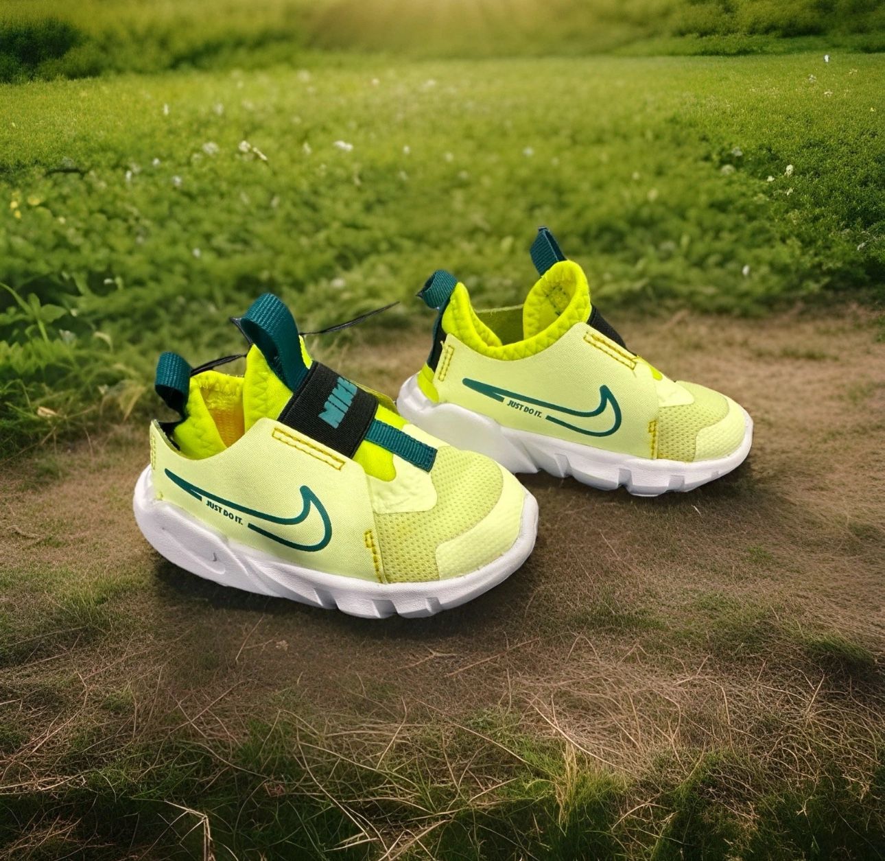 Nike Flex Runner 2 Baby/Toddler Shoes – Bright Yellow – Size 4.5