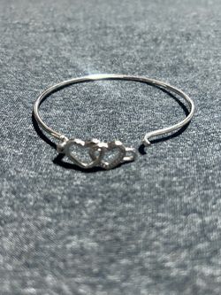 STERLING SILVER POLISHED HEART BANGLE