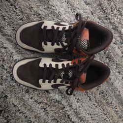 Nike Dunk Low Red Panda FV0395-200 – Very Good Condition – Size 8.5 US