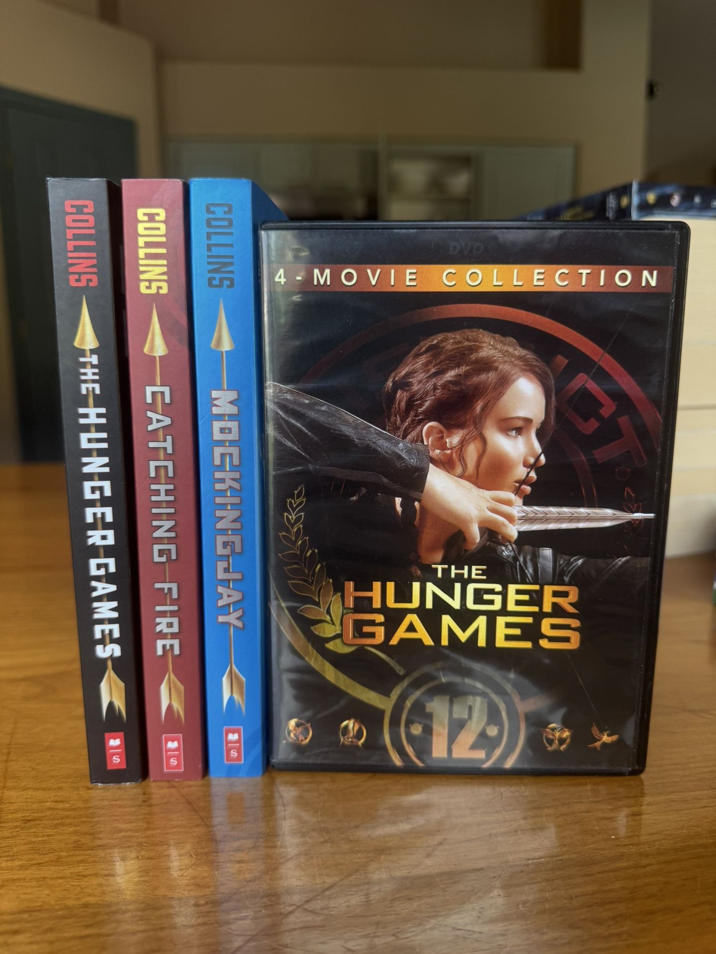The Hunger Games Books (3/4) and 4 Movie DVD Set