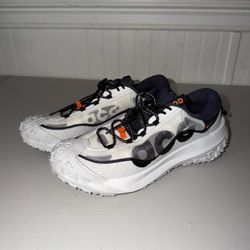Size 10.5 - Nike ACG Mountain Fly 2 Low White Bright Mandarin