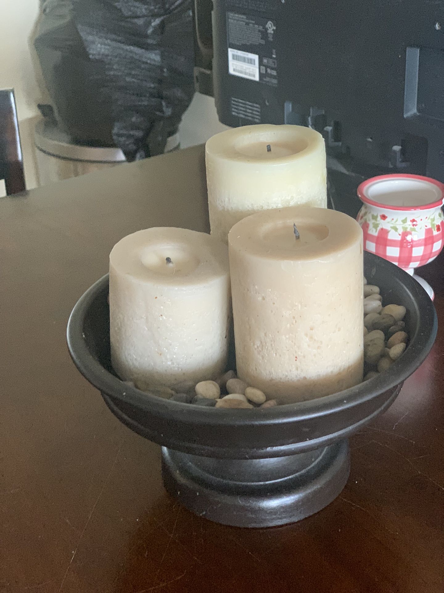 Centerpiece -3 Candles With Rocks