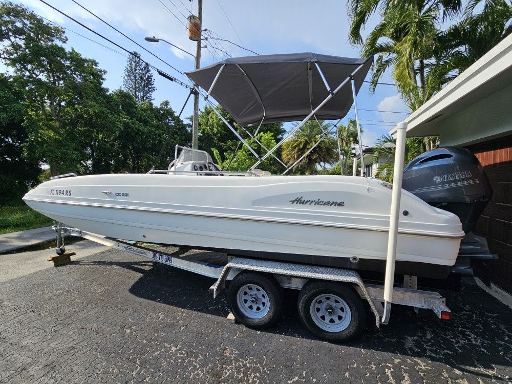 2019 Hurricane Deck Boat 231cc