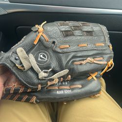 Nike KDR 1300 baseball glove