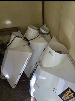 Greenhouse light fixtures