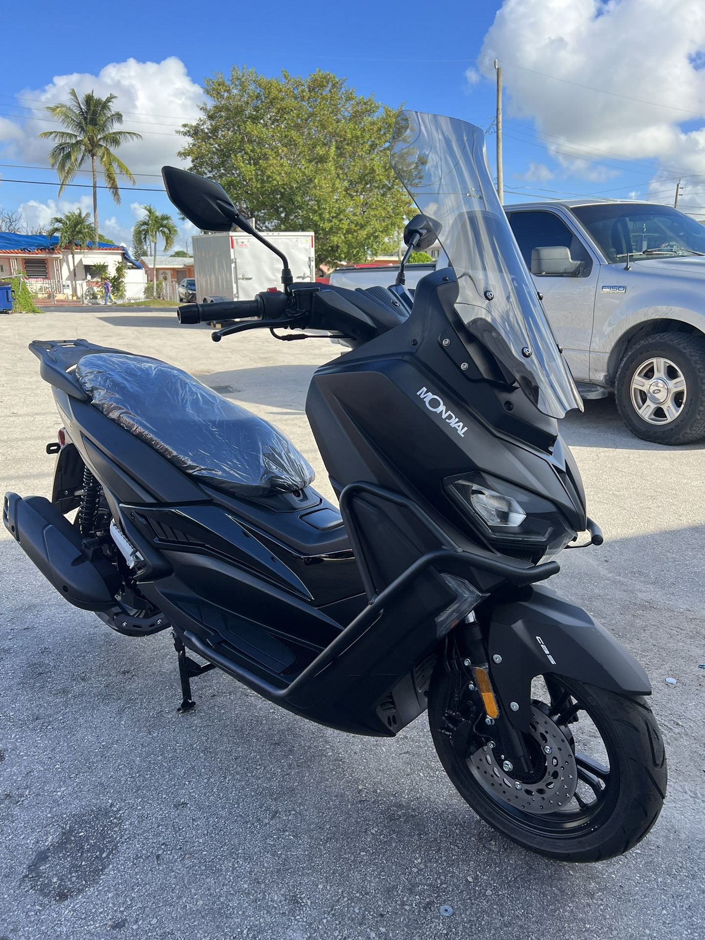 2024 Q- Max 150cc