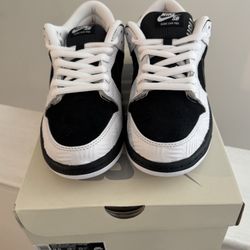 Nike Sb Tightbooth
