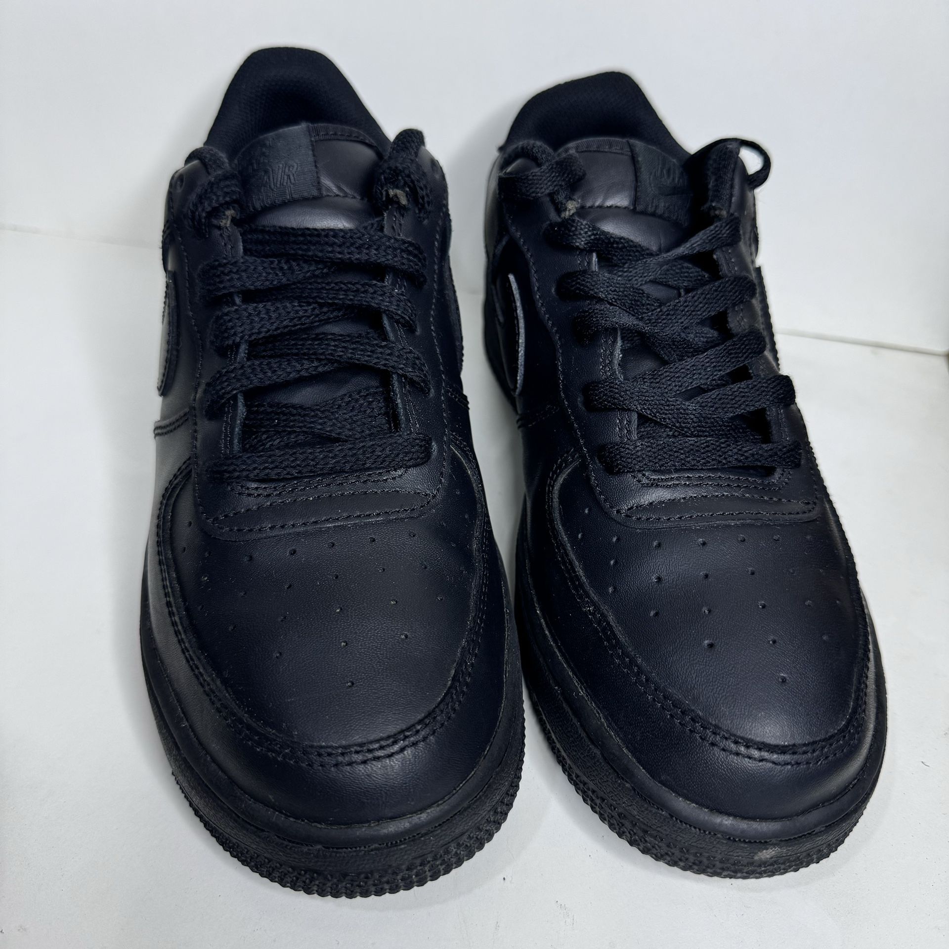 Men's Or Womens Youth size 7y Nike Air Force low GS triple