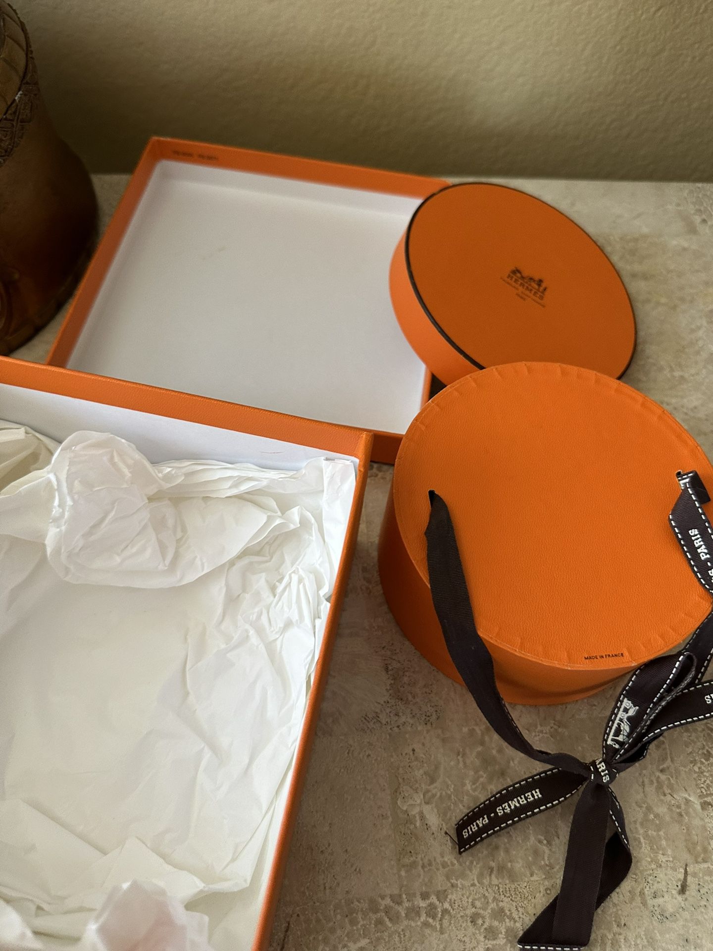 HERMES Authentic EMPTY BOX Paris ACCESSORY BOX Container BOX Gift BOX  PriceCHEAP for Sale in Los Angeles, CA - OfferUp