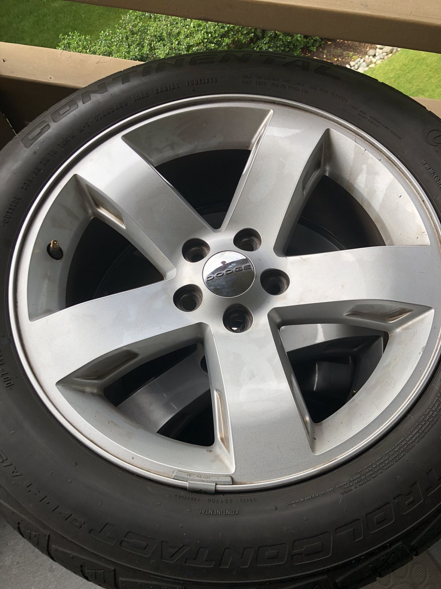 Dodge Challenger/Charger/Magnum 18” wheels plus free snow chains for