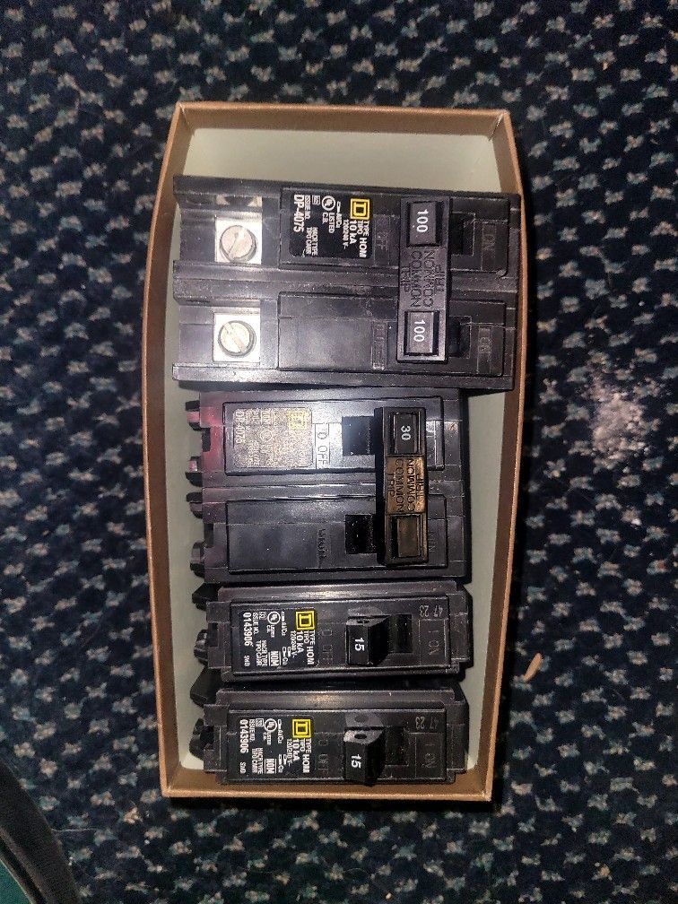 Square D Brand New 100 Amp 30 Amp And 2 15 Amp Circuit Breakers