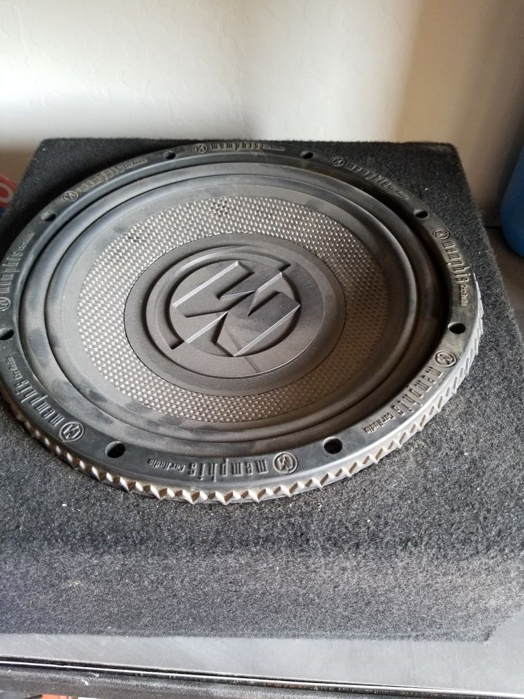 Memphis car stereo set Amp, 2 Subwoofers and capacitor for Sale in