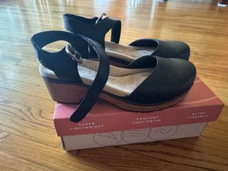 Easy Spirit shoes -New