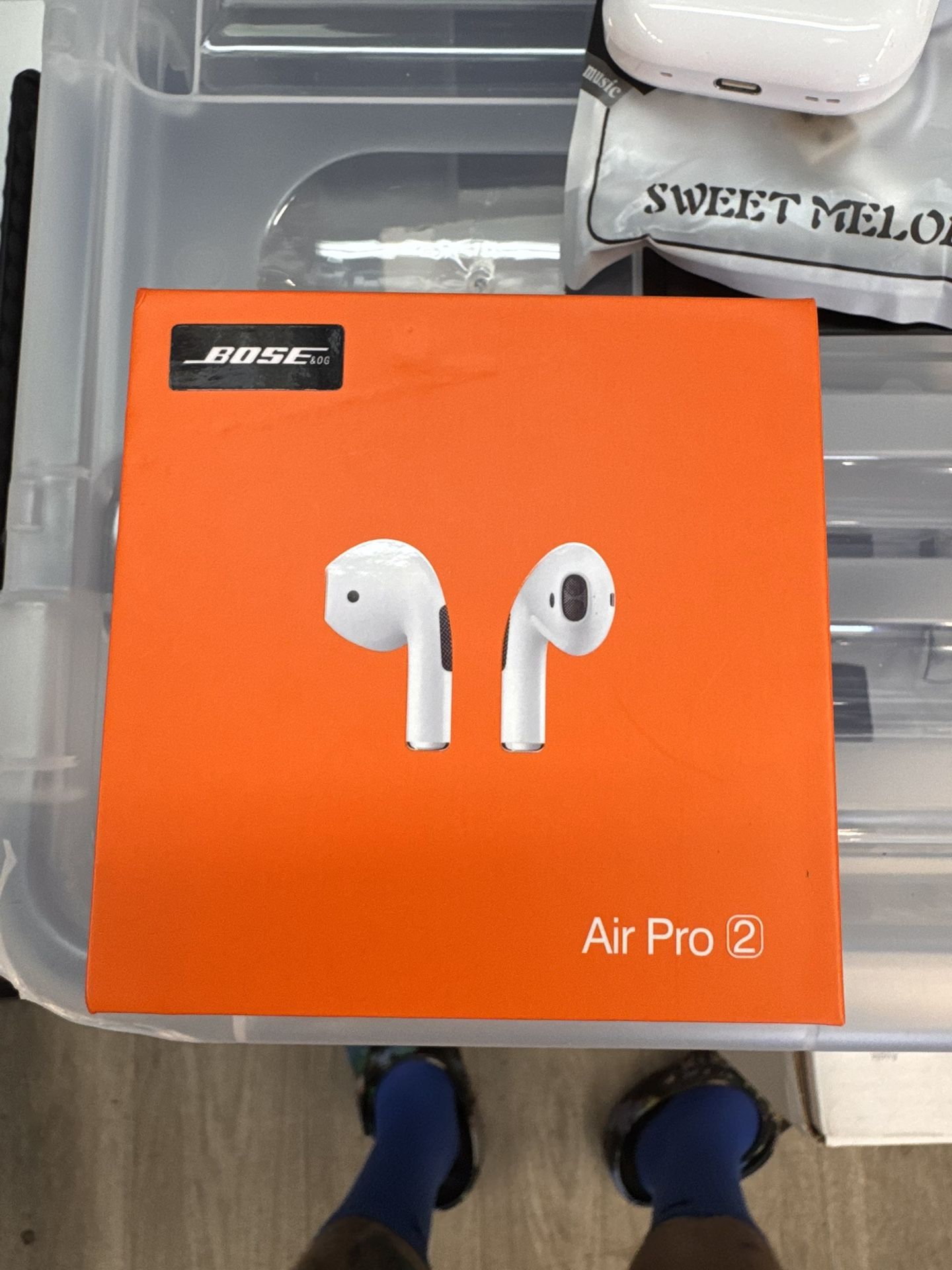 bose/lenovo air pod headphones