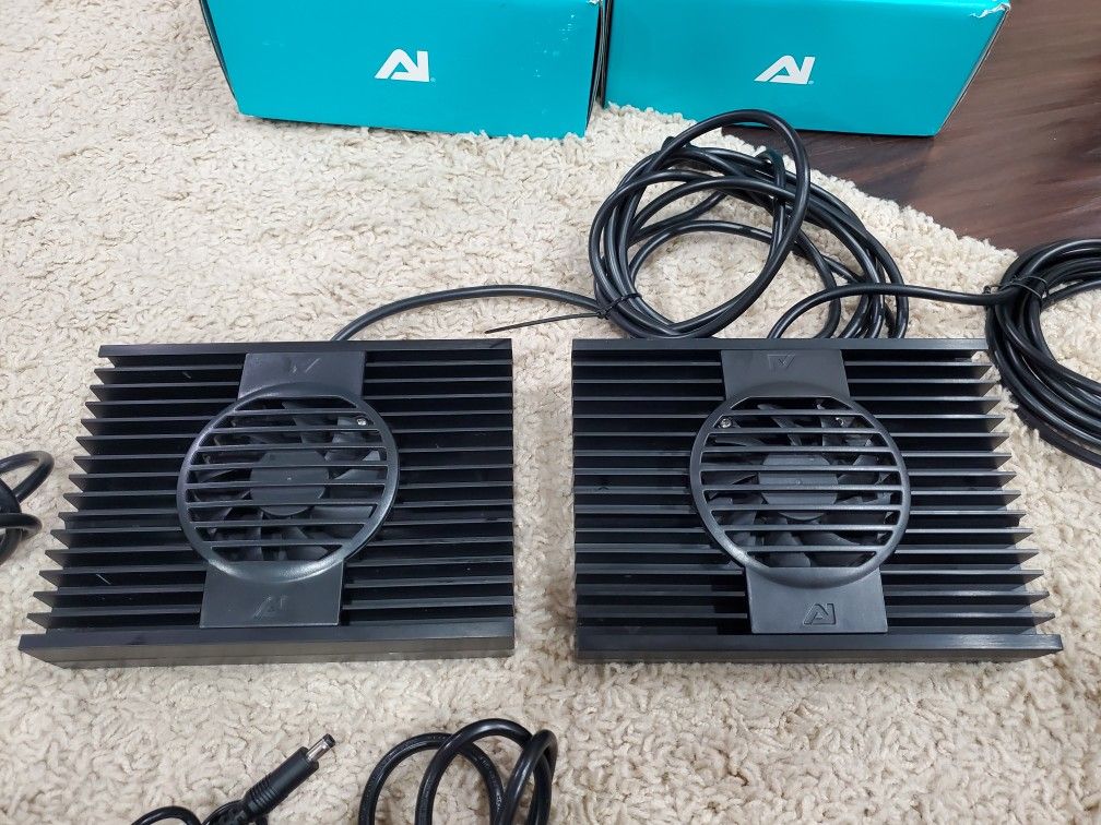 AI Hydra 32HD LED (Black)