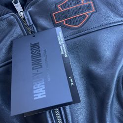 XL Harley Davidson Leather Jacket With Hoodie
