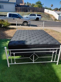 White Queen Metal Bed