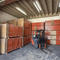 Industrial Teardrop pallet Racking Beams Uprights Wire Deck 