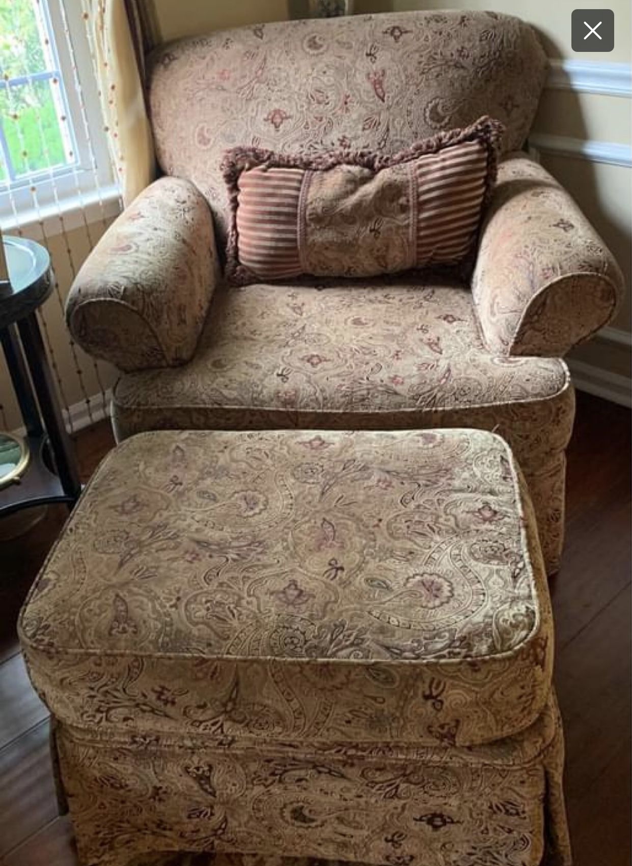 Hickory Hill Paisley Couch, Chair & Ottoman