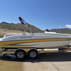 Glastron DS 215 Deck Boat