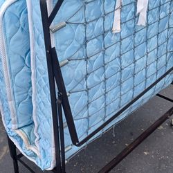 SINGLE FOLDIN BED EXCELLENT CONDITIONS 