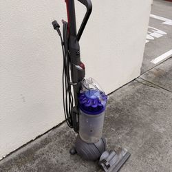 Dyson Ball Upright Vacuum 