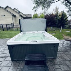 Luxury Smart Hot Tub - Sundance Chelsee 780