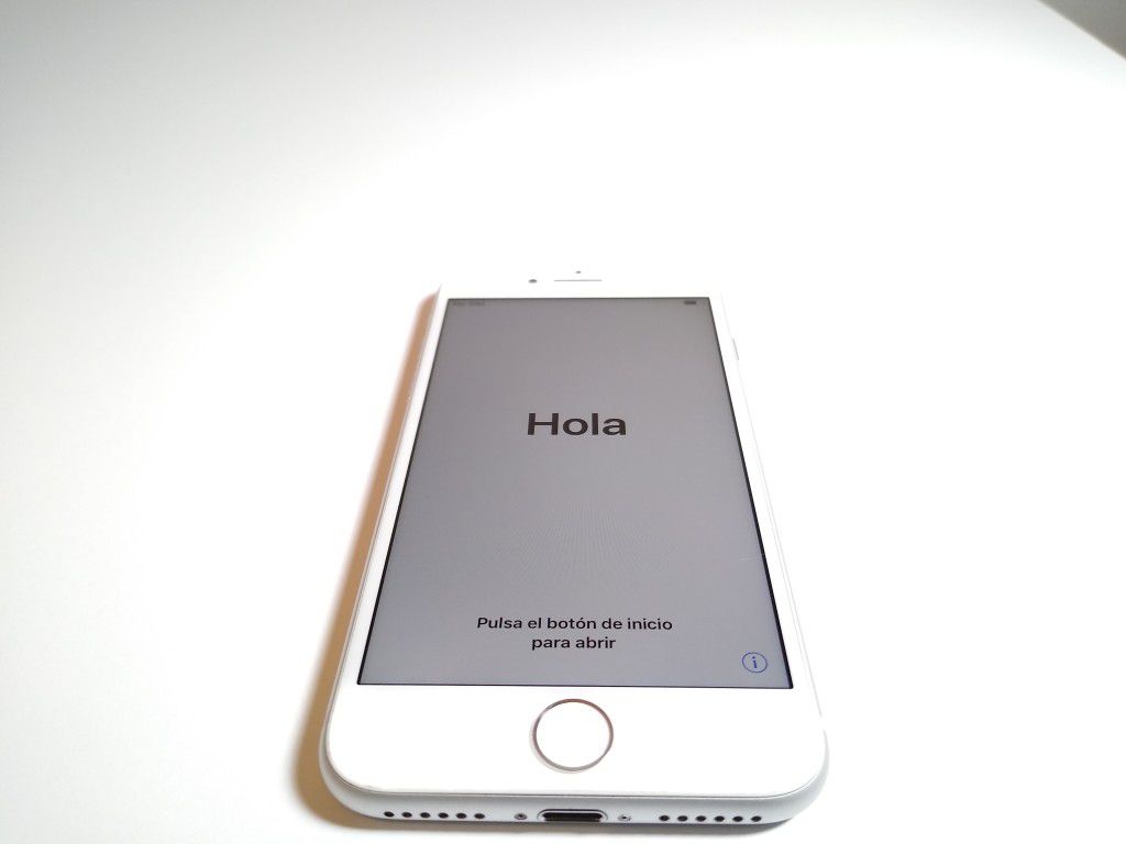 iPhone 8 64gb (Free/Gratis Screen Protector)
