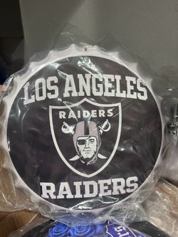 Raiders large bottle cap